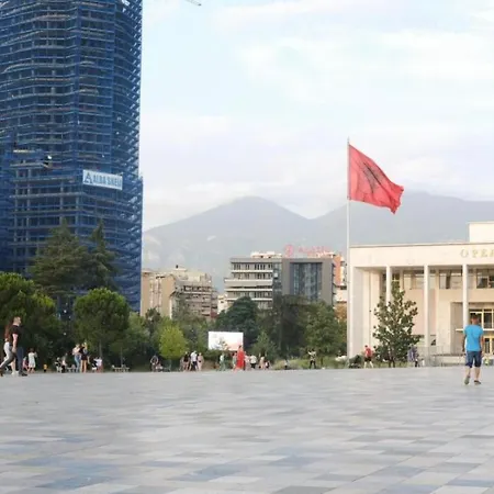 A Casa Dei Nonni * Tirana